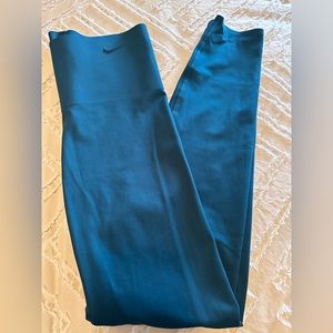 Nike DRI-FIT leggings size Small